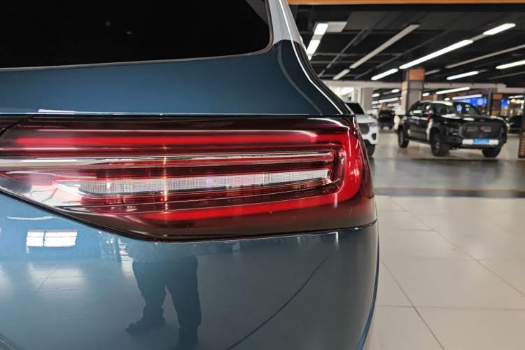 Used Hima AITO M7 2024 1.5T Intelligent Drive 4WD Ultra Version 5 Seats Right Rear Taillight