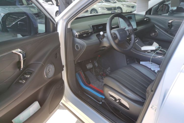 Used AION V 2024 Aion Tyrannosaurus 650 LiDAR Edition Driver Seat