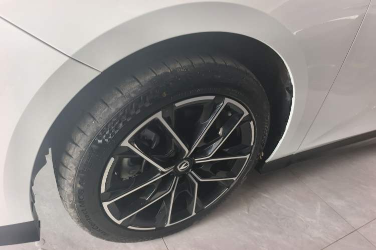 Used Changan UNI-V iDD 2024 Blue Whale Smart Electric iDD 136km Luxury Model