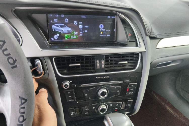 Used Audi A4L 2013 35 TFSI Automatic Standard Model Audio And AC Panel