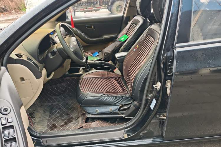 Used Hyundai Celesta 2011 1.6L Manual Comfort Edition Left Front Seat