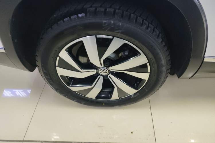 Used Volkswagen Tayron 2020 330TSI Two-Wheel Drive Luxury Smart Connectivity Version