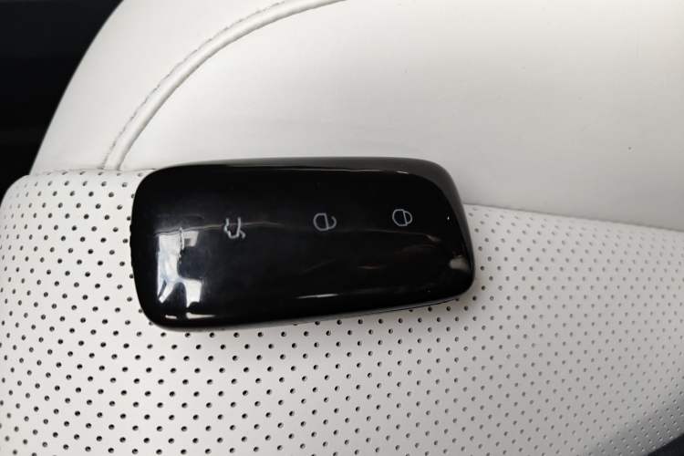 Used Geely Galaxy E8 2024 665 km Range Rear-Drive Starship Long-Range Version
