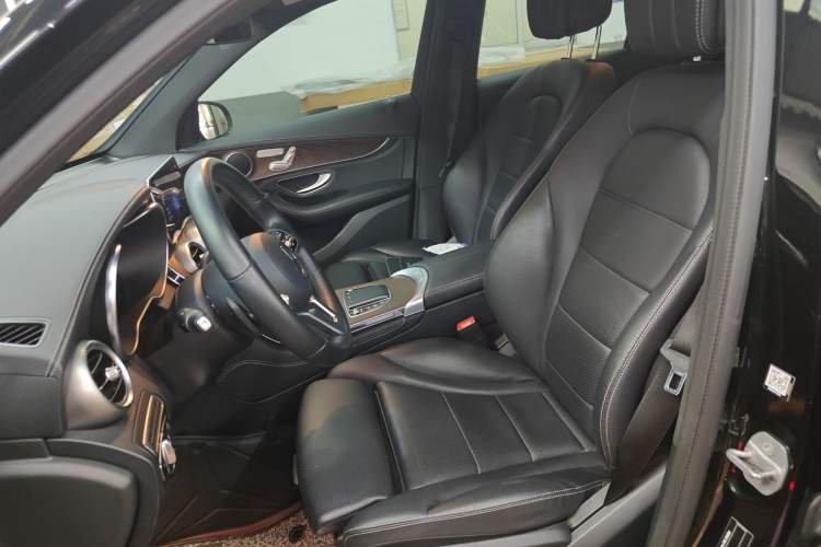 Used Mercedes-Benz GLC 2020 Facelift GLC 260 L 4MATIC Luxury Edition Left Front Seat