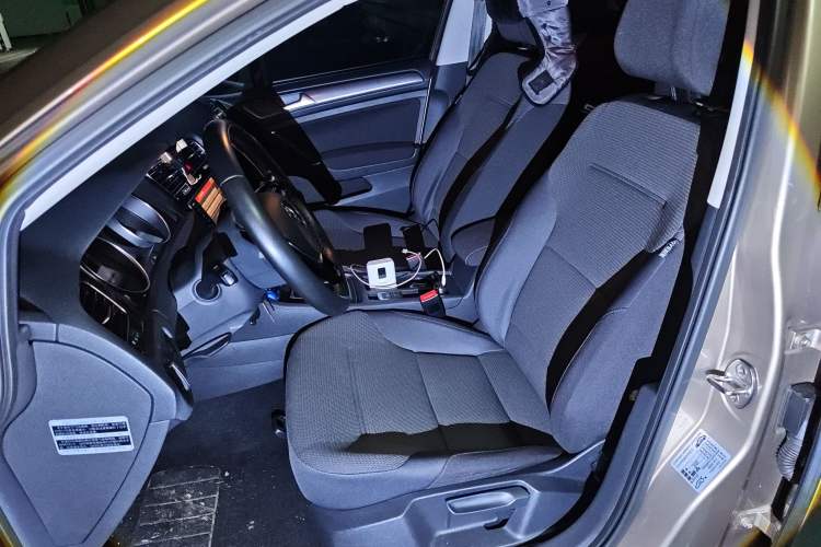 Used Volkswagen Golf 2017 1.6L Automatic Comfort Million-Vehicle Anniversary Edition
