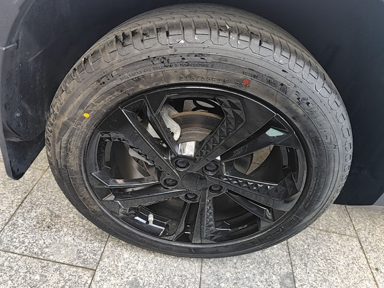 Geely Auto Coolray 2025 Bin Yue L 1.5T DCT Starlight Edition — снимка 11