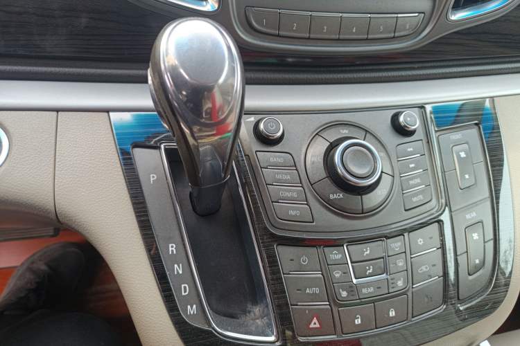 Used Buick GL8 2011 3.0L XT Luxury Business Flagship Edition