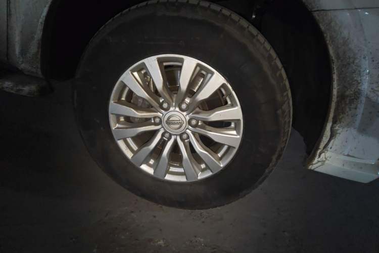 Used Nissan Patrol  Right Front Wheel Hub