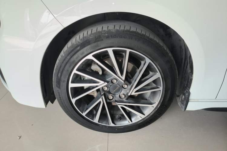 Used Lynk & Co 03 2021 1.5TD DCT JingPlus Left Front Wheel Hub