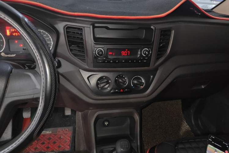 Used Wuling Hongguang V 2019 1.5L Jingqu Version China VI LAR Audio And AC Panel