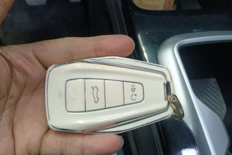 Used Geometry E Firefly 2024 301km Starlight
