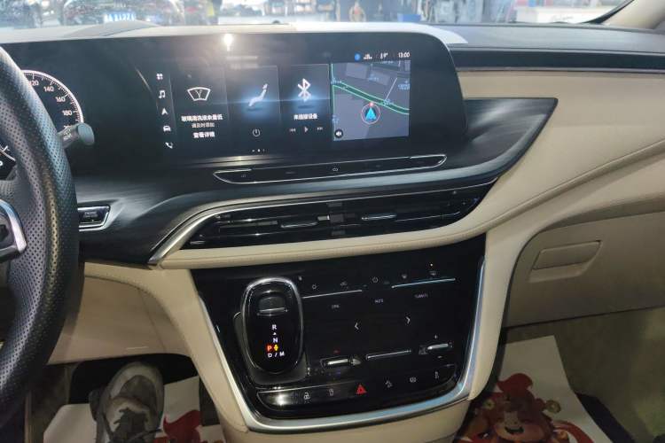 Used Buick GL8 2022 ES Landtrek 653T Luxury Edition
