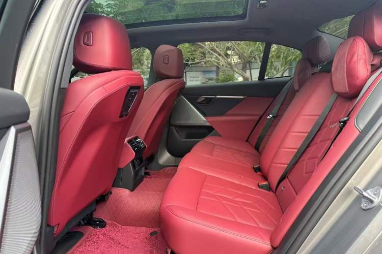 Used BMW i5 2024 eDrive 35L M Sport Package
