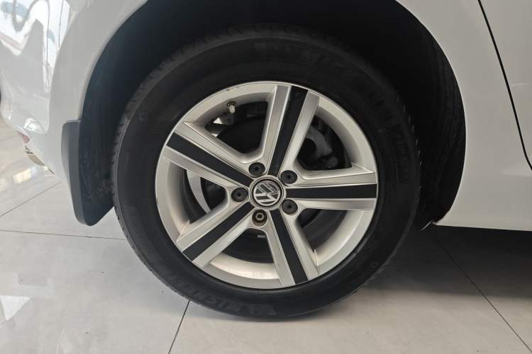 Used Volkswagen Golf 2016 230TSI Manual Comfort Version
