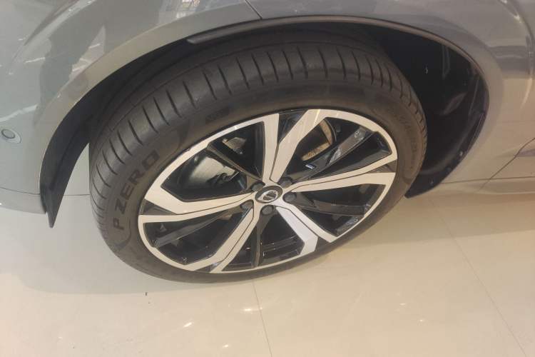 Used Volvo XC60 New Energy 2022 T8 Plug-in Hybrid All-Wheel Drive Zhiyuan Sport Edition