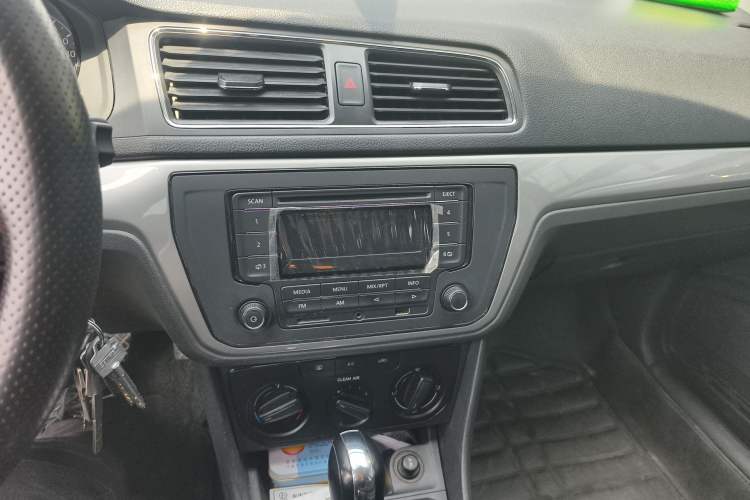 Used Volkswagen Lavida 2017 1.6L Automatic Fashion Edition
