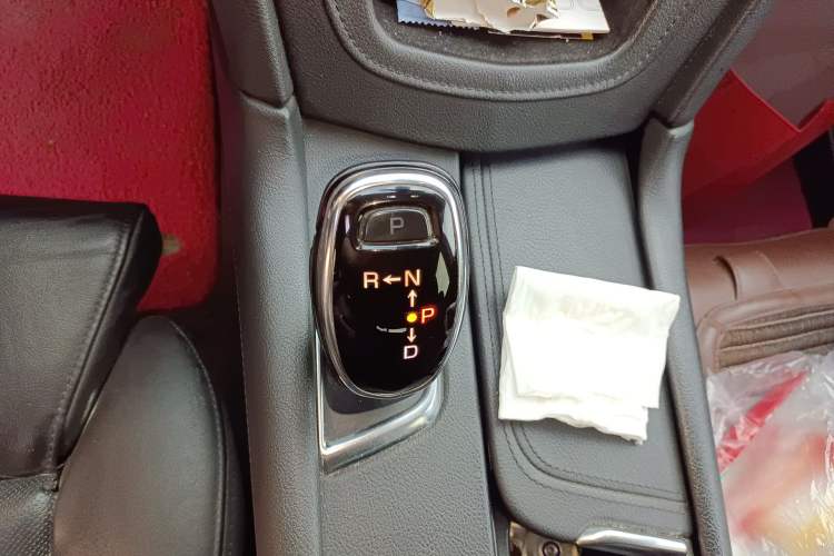 Used Cadillac XT5 2016 28T Four-Wheel Drive Luxury Model Gear Lever