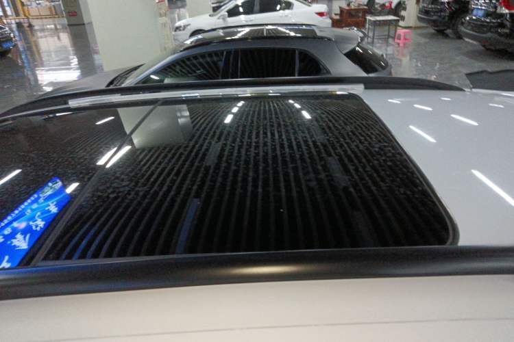 Used Volkswagen Tiguan 2017 300TSI Automatic Two-Wheel Drive Silk Road Comfort Edition Roof