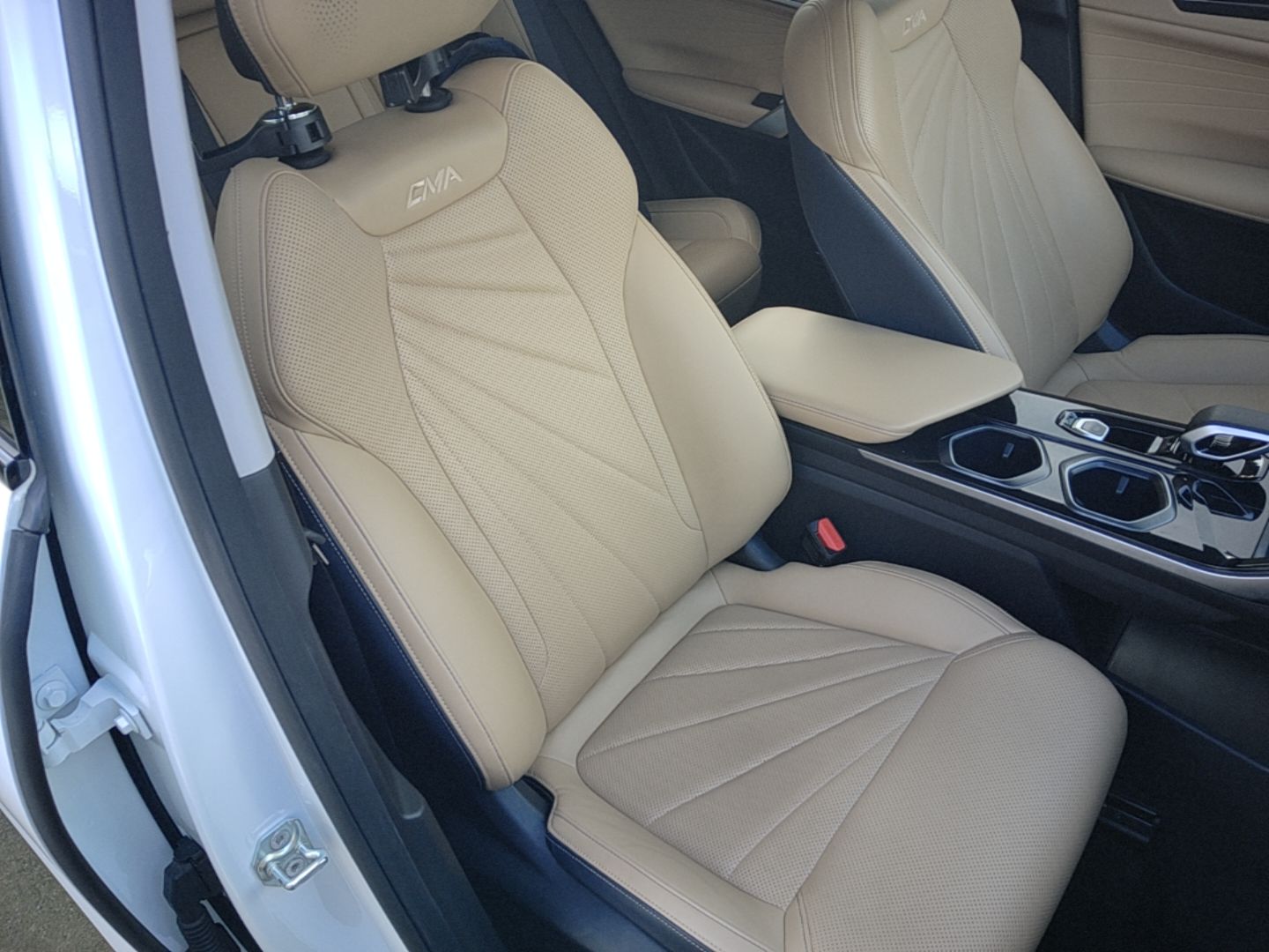 Geely Auto FX11 2023 2.0TD DCT Prestige Edition — снимка 19