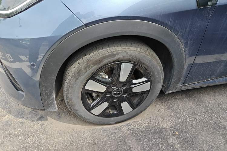 Used BYD Dolphin 2025 Intelligent Driving Version 410 km Fashion Edition Left Front Wheel Hub