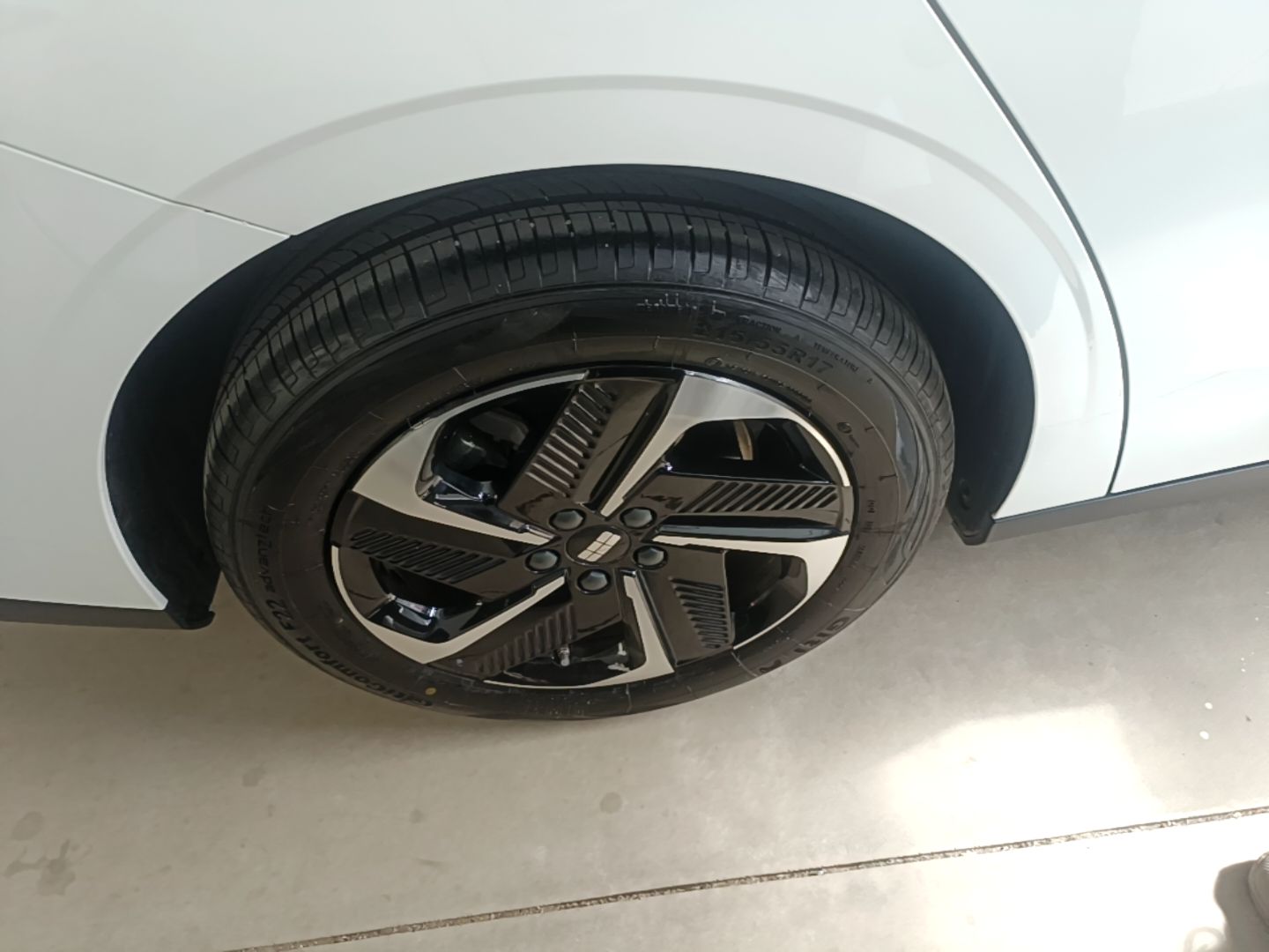 Geely Galaxy L6 2024 125km PLUS Dragon Edition — снимка 11