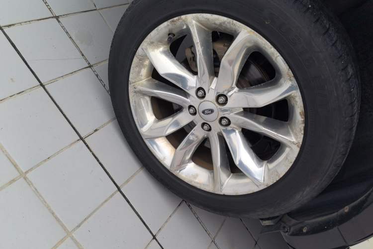 Used Ford Explorer 2013 3.5L Deluxe Model