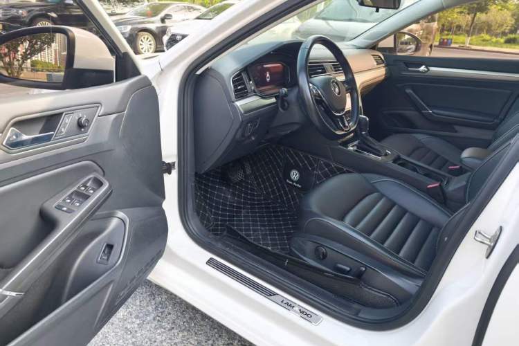 Used Volkswagen Lamando 2021 280TSI DSG Comfort Edition Driver Seat