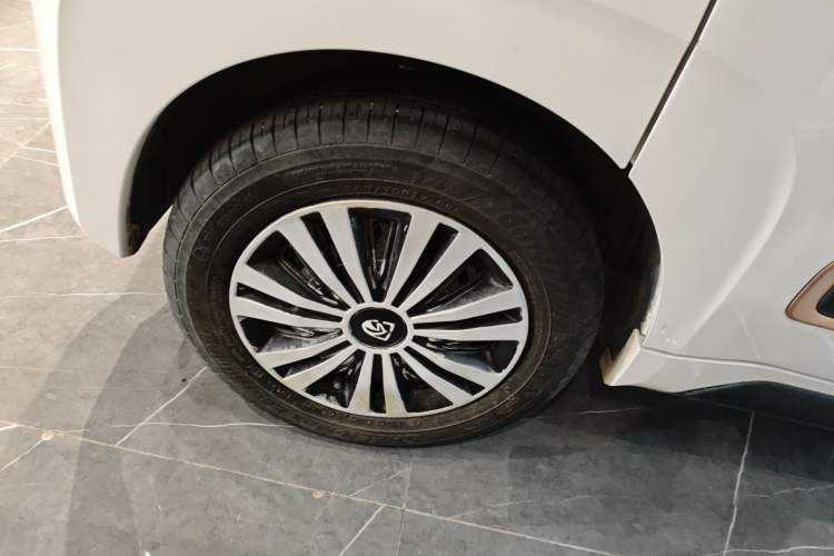 Used Baojun E200 2020 305KM Smart Drive Version Right Rear Wheel Hub