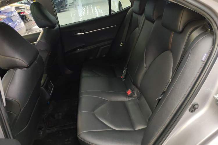 Used Toyota Camry 2023 2.0G Luxury Edition
