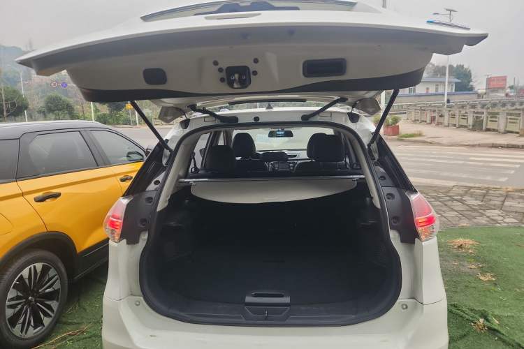 Used Nissan X-Trail 2015 2.0L CVT Comfort MAX Edition 2WD