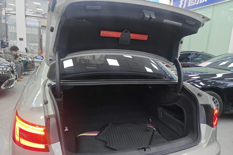 Used Audi A4L 2019 40 TFSI Fashion Edition China VI Emission Standard
