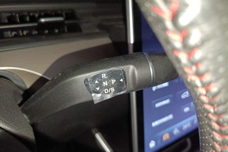 Used NETA V 2021 Long-Range Entertainment Edition Upgrade Model Gear Lever