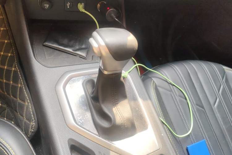 Used Great Wall King Kong Poer 2023 2.0T Automatic Diesel Two-Wheel-Drive Elite Version Flatbed GW4D20M
