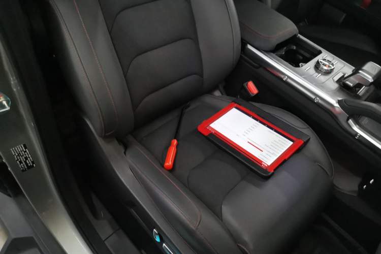 Used JETOUR Traveler 2024 2.0T All-Wheel-Drive Silver Dragon Wings