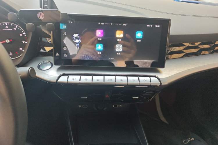 Used MG 5 2023 180 DVVT Manual Fashion Edition
