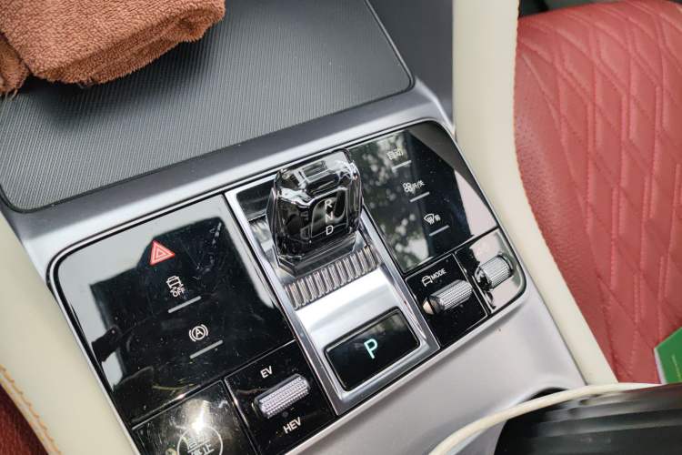 Used BYD Song PLUS New Energy 2023 Champion Edition DM-i 110KM Flagship PLUS Gear Lever