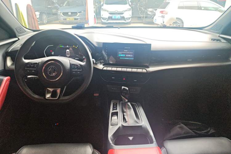 Used MG 5 2022 180 DVVT CVT Youth Luxury Edition Center Console