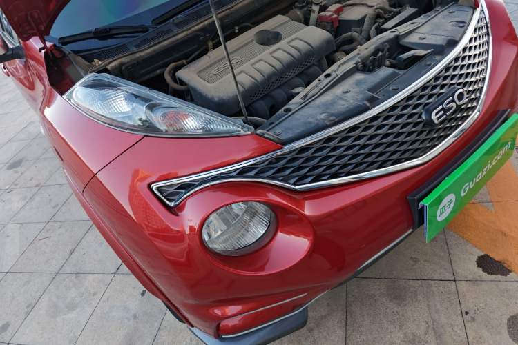 Used Infiniti ESQ 2014 1.6L Spontaneous Edition
