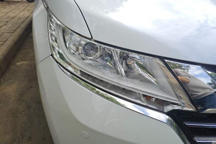 Used Honda Odyssey 2015 Revised 2.4L Luxury Edition Right Front Headlight