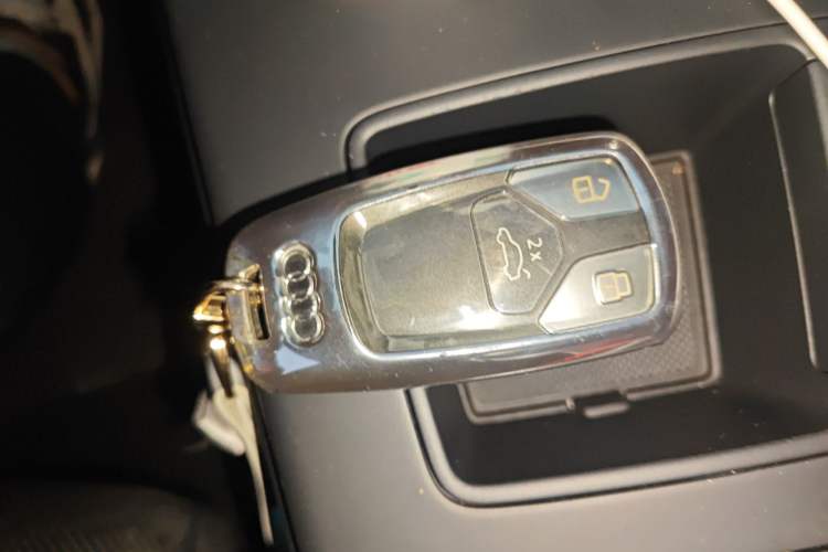 Used Audi A4L 2020 40 TFSI Fashion Dynamic Model Vehicle Key