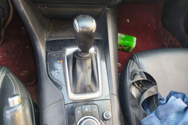 Used Mazda 3 Axela 2016 Sedan 1.5L Automatic Luxury Model