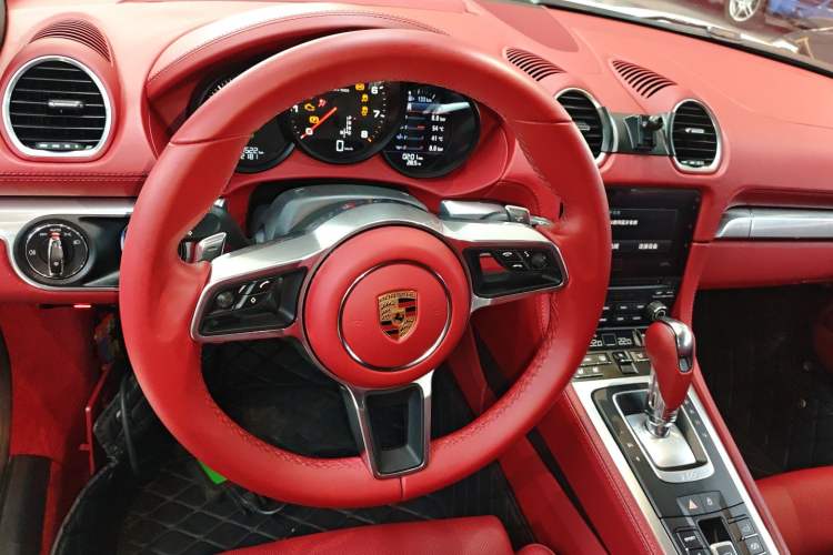 Used Porsche 718 2022 Boxster 2.0T
