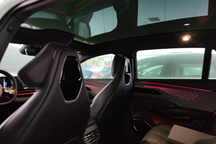 Used Hongqi EH7 2024 690 Pro
