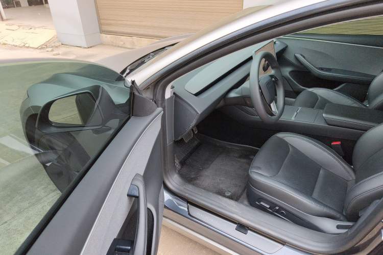 Used Tesla Model 3 2023 Rear-Wheel-Drive Version
