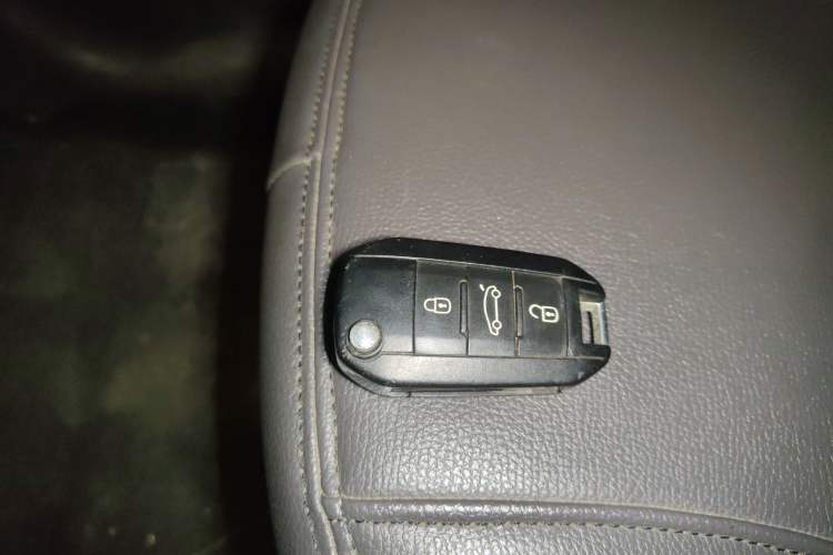 Used Peugeot 2008 2014 1.6L Manual Fashion Edition Vehicle Key