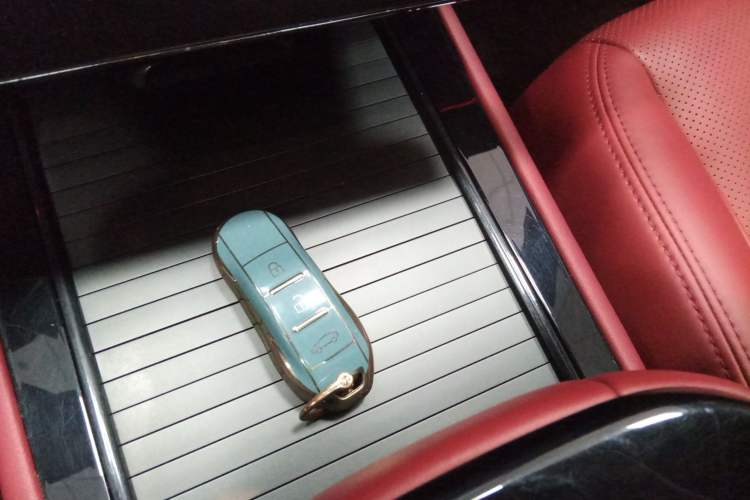 Used SERES SF5 2021 Four-Wheel Drive Freedom Expedition Edition