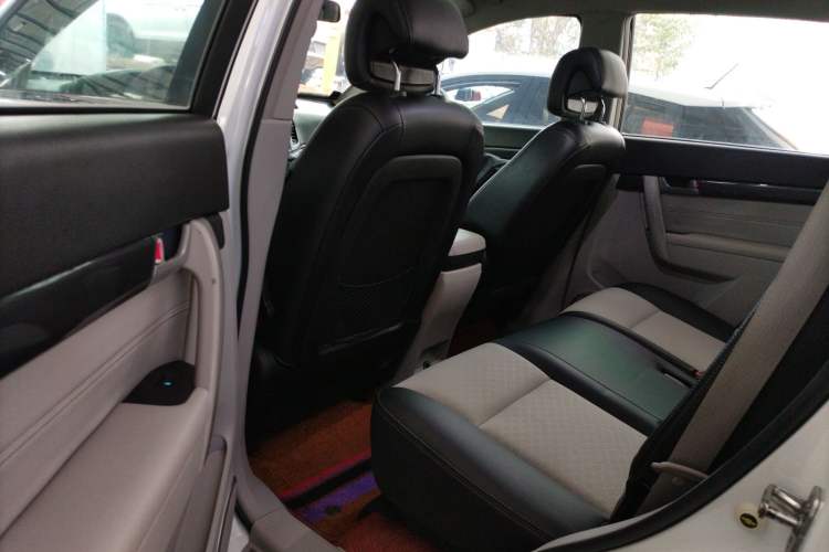 Used Chevrolet Captiva 2015 2.4L Two-Wheel Drive Urban Version 5 Seats