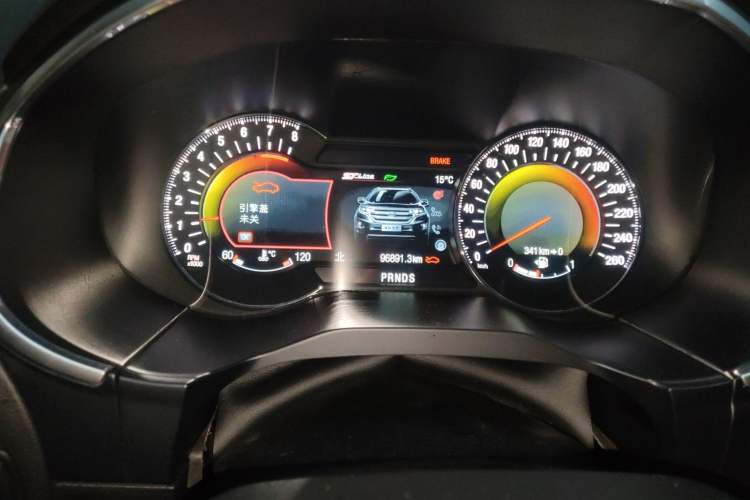 Used Ford Edge 2015 2.0T GTDi Four-Wheel Drive Prestige Model Odometer Close Up