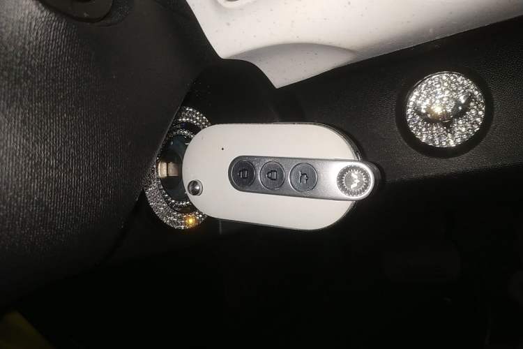 Used Wuling Hongguang MINIEV 2024 3rd Generation 215km Advanced Version Vehicle Key