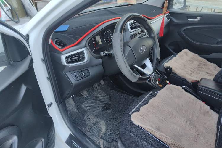 Used Hyundai Verna (older generation) 2017 1.4L Manual Refreshed Version China V Standard